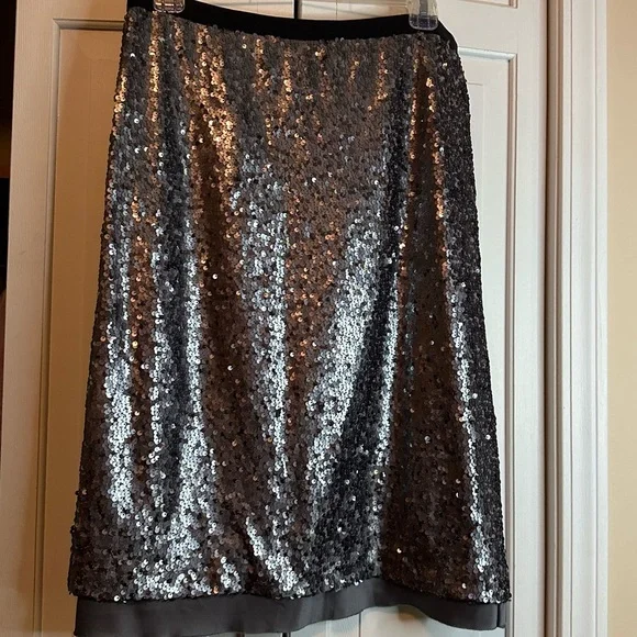 Nic+Zoe black and silver chiffon hem pull on sequin skirt. Size 6 - Picture 5 of 6